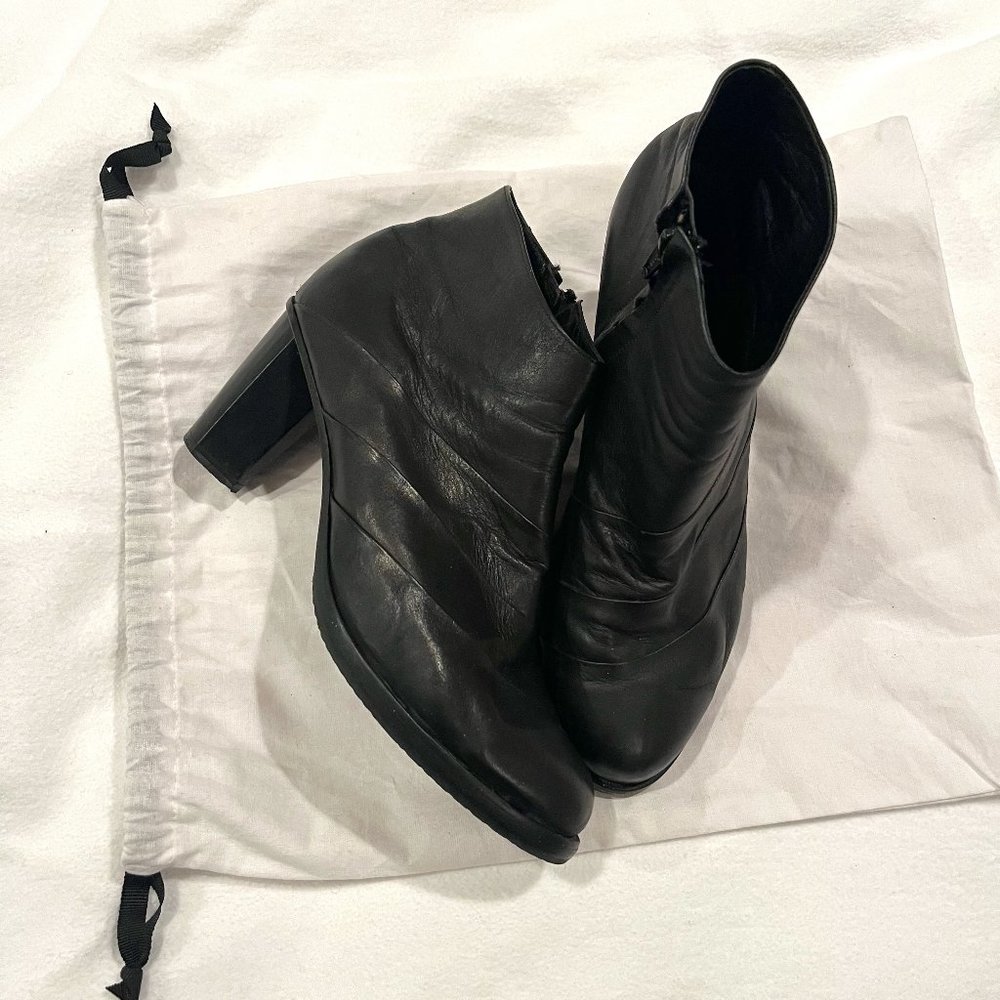 Black Leather Salpy Ankle Boots - Size 9